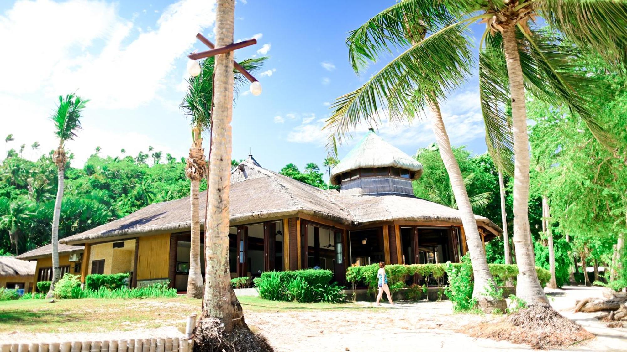 Fridays Puerto Galera Hotel Buitenkant foto